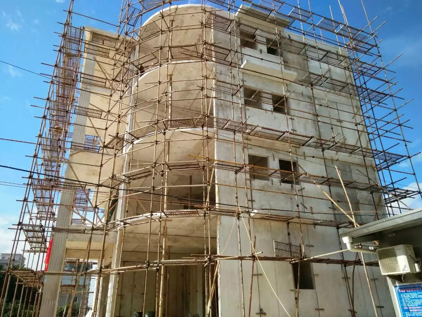 解放星河绿色环保装配式建材在福建修建的五层别墅建筑